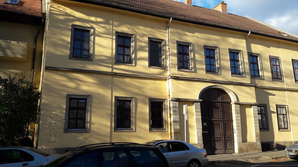 Relax * Eger