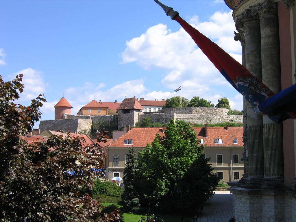 Relax * Eger